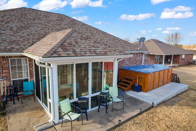 801 E 9th Street, Grove, OK 74344