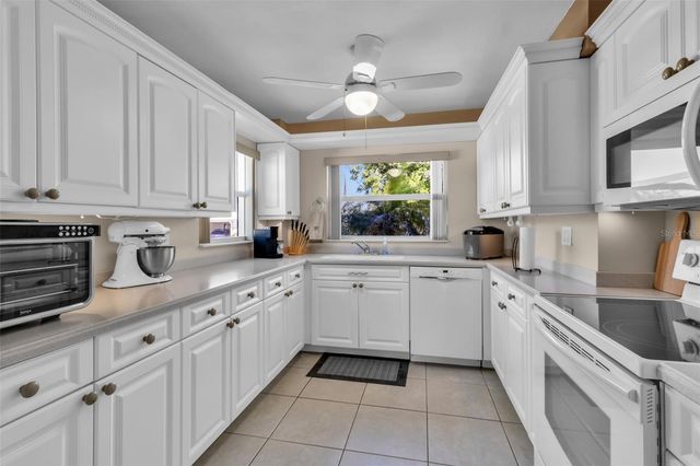 4704 INDEPENDENCE DRIVE 4704, Bradenton, FL 34210