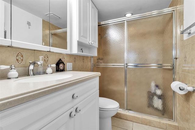 4704 INDEPENDENCE DRIVE 4704, Bradenton, FL 34210