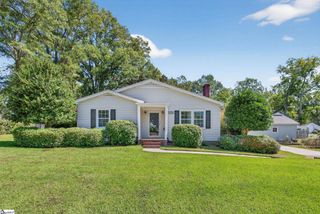 105 S Holland Street, Clinton, SC 29325
