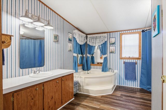 20711 Kingsley Drive, Chandler, TX 75758