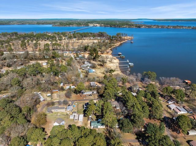 20711 Kingsley Drive, Chandler, TX 75758