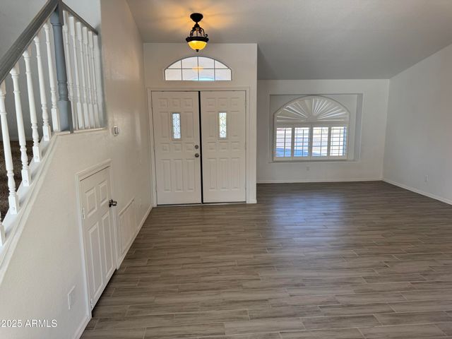 5437 W WAHALLA Lane, Glendale, AZ 85308