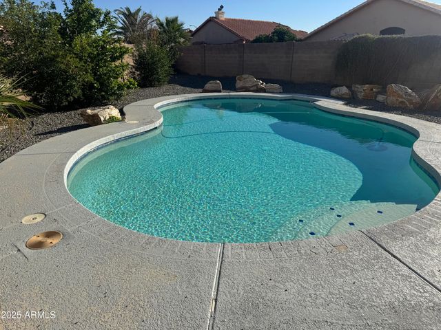 5437 W WAHALLA Lane, Glendale, AZ 85308