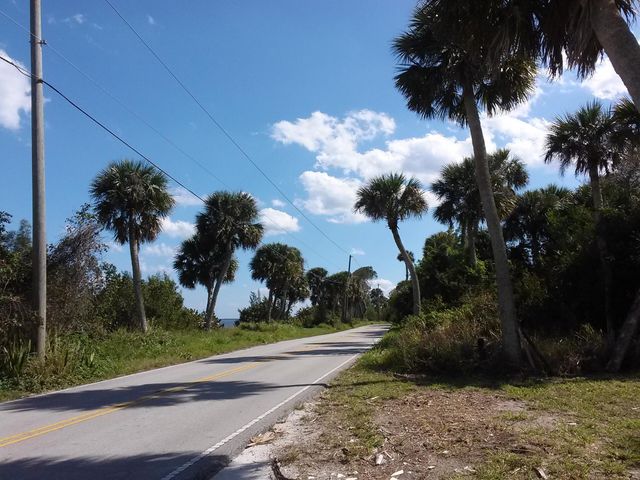 10609 S Indian River S Drive, Fort Pierce, FL 34982