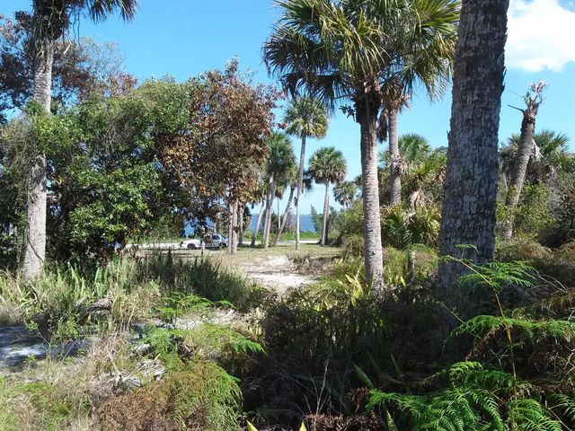 10609 S Indian River S Drive, Fort Pierce, FL 34982