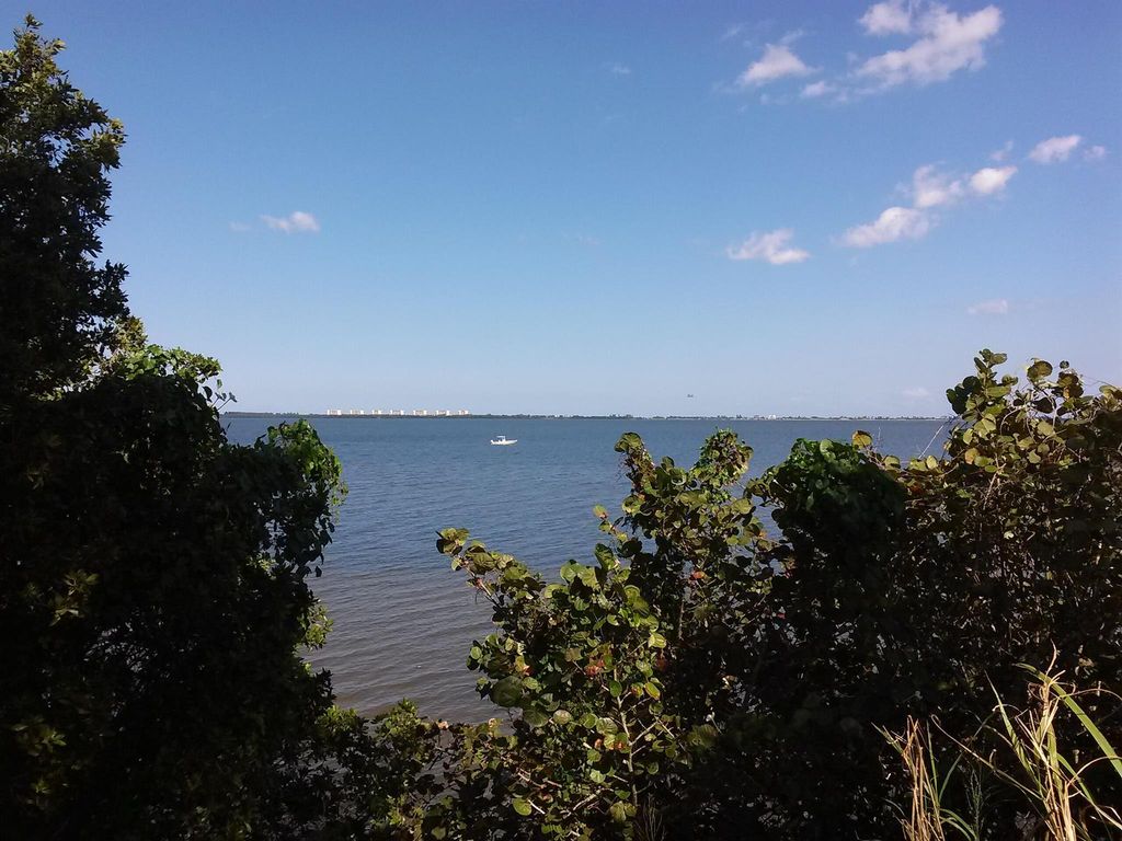 10609 S Indian River S Drive, Fort Pierce, FL 34982