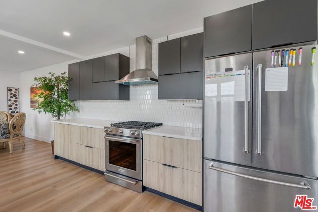4261 Palmero Boulevard, Los Angeles, CA 90008