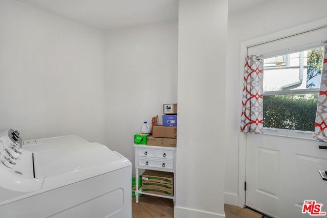 4261 Palmero Boulevard, Los Angeles, CA 90008