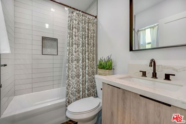 4261 Palmero Boulevard, Los Angeles, CA 90008