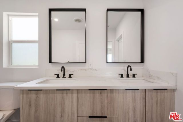 4261 Palmero Boulevard, Los Angeles, CA 90008