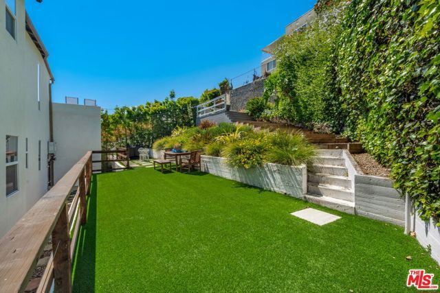 4261 Palmero Boulevard, Los Angeles, CA 90008