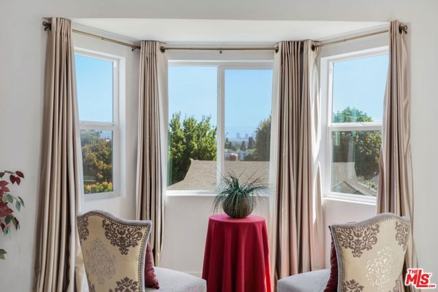 4261 Palmero Boulevard, Los Angeles, CA 90008