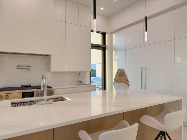 519 ROUNTREE DRIVE, Longboat Key, FL 34228