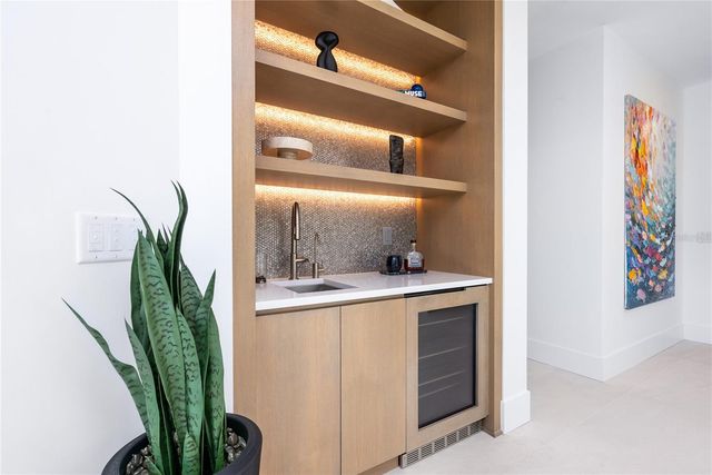 519 ROUNTREE DRIVE, Longboat Key, FL 34228