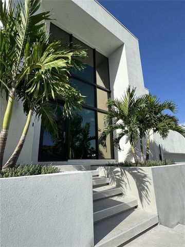 519 ROUNTREE DRIVE, Longboat Key, FL 34228