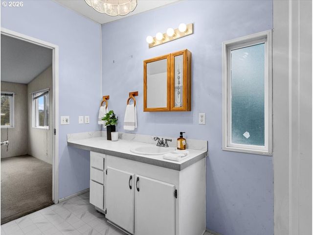 53 HERITAGE Blvd, Longview, WA 98632