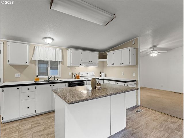 53 HERITAGE Blvd, Longview, WA 98632