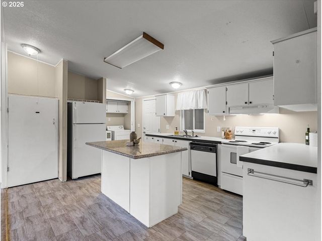 53 HERITAGE Blvd, Longview, WA 98632