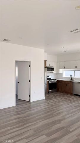 1416 S Cloverdale, Los Angeles, CA 90019