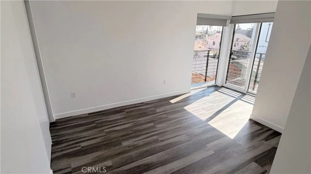 1416 S Cloverdale, Los Angeles, CA 90019