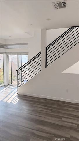 1416 S Cloverdale, Los Angeles, CA 90019