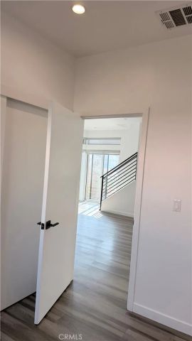 1416 S Cloverdale, Los Angeles, CA 90019