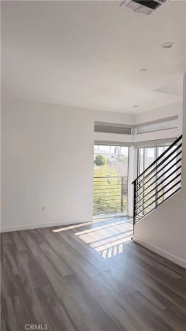 1416 S Cloverdale, Los Angeles, CA 90019