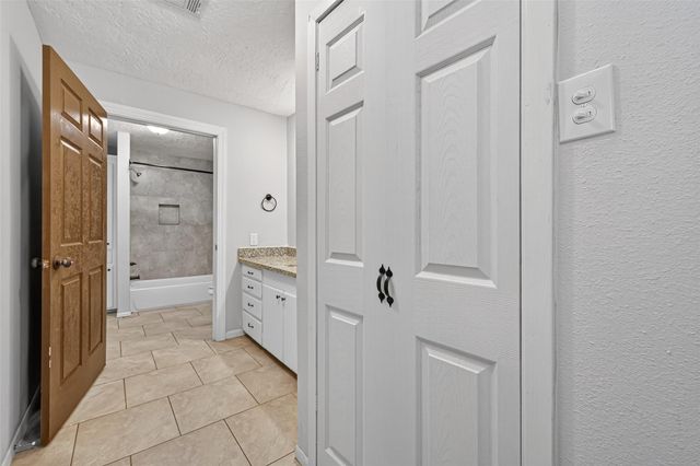 1707 N San Jacinto Street, Liberty, TX 77575