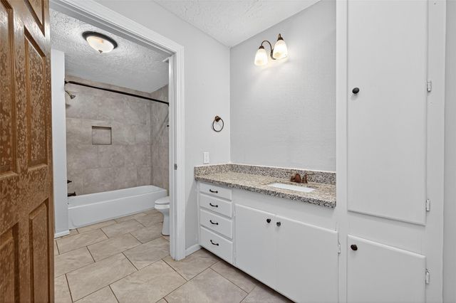 1707 N San Jacinto Street, Liberty, TX 77575