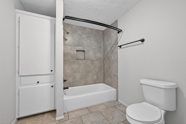 1707 N San Jacinto Street, Liberty, TX 77575
