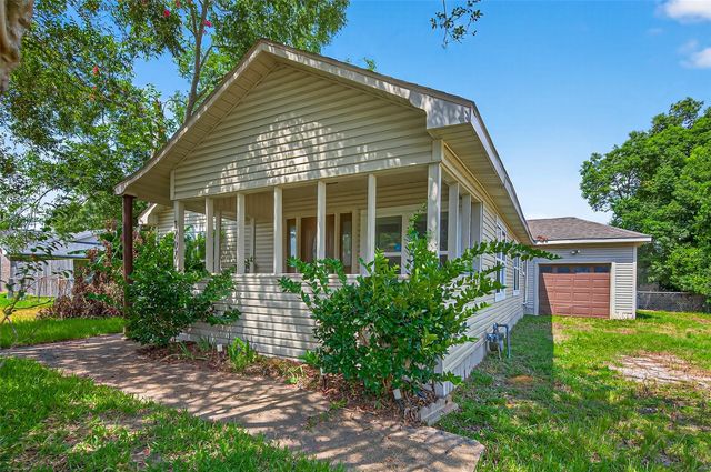 1707 N San Jacinto Street, Liberty, TX 77575