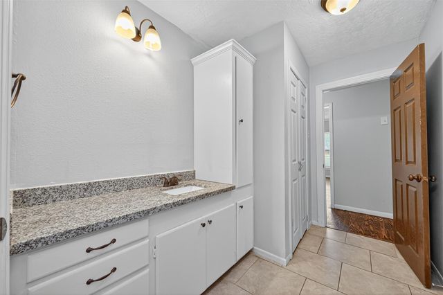 1707 N San Jacinto Street, Liberty, TX 77575