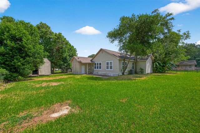 1707 N San Jacinto Street, Liberty, TX 77575