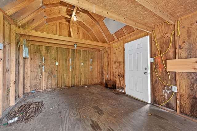1707 N San Jacinto Street, Liberty, TX 77575