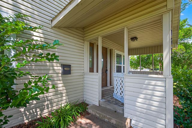 1707 N San Jacinto Street, Liberty, TX 77575