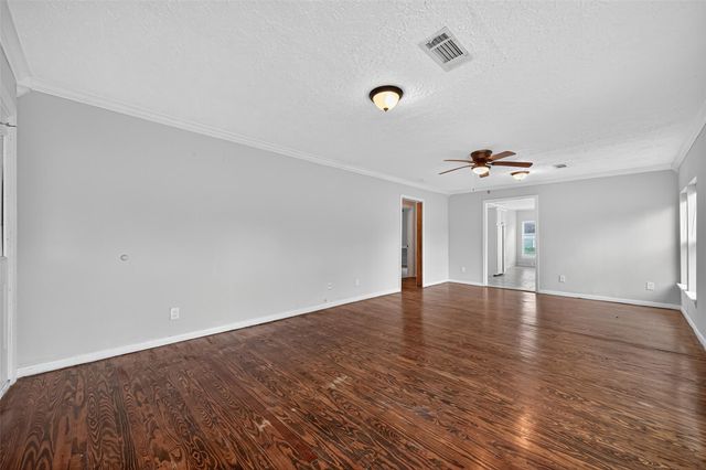 1707 N San Jacinto Street, Liberty, TX 77575