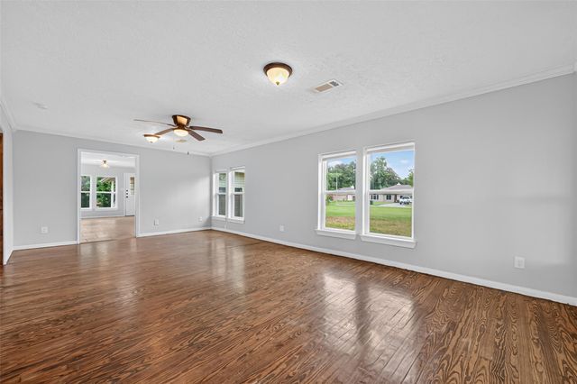 1707 N San Jacinto Street, Liberty, TX 77575