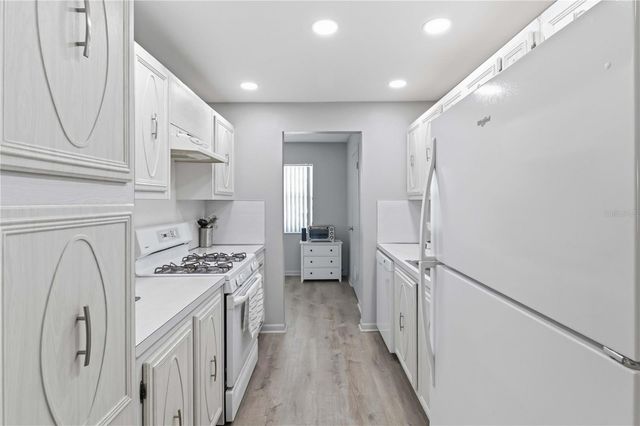 5257 81ST LANE N 16, St Petersburg, FL 33709