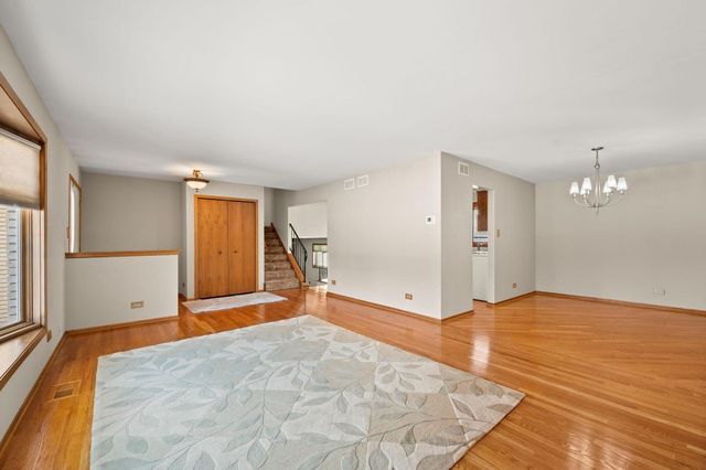 15755 Ridgeland Avenue, Oak Forest, IL 60452