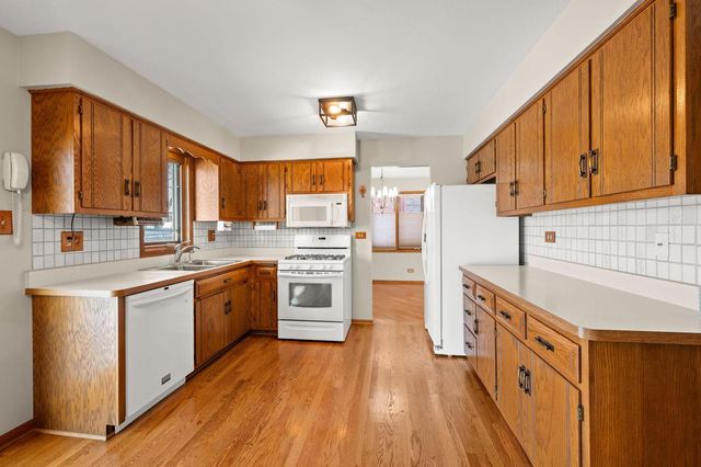 15755 Ridgeland Avenue, Oak Forest, IL 60452