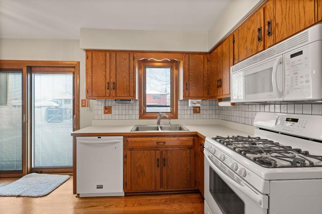 15755 Ridgeland Avenue, Oak Forest, IL 60452