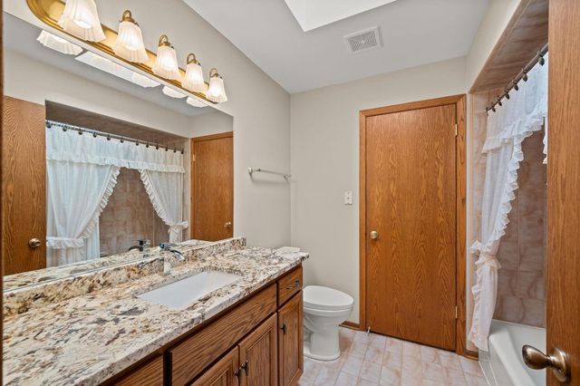 15755 Ridgeland Avenue, Oak Forest, IL 60452