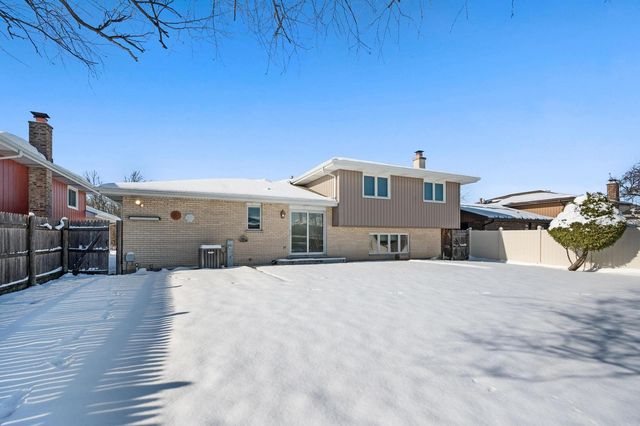 15755 Ridgeland Avenue, Oak Forest, IL 60452