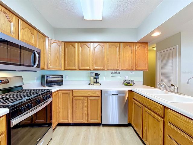 1005 HALLWOOD LOOP, Brandon, FL 33511