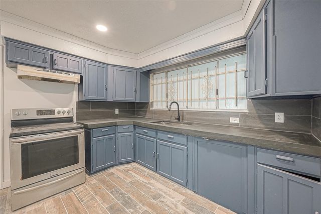 6718 Madrid Street, Houston, TX 77021