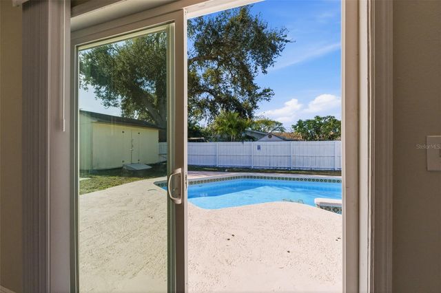 318 COUNTRY CLUB DRIVE, Oldsmar, FL 34677