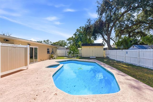 318 COUNTRY CLUB DRIVE, Oldsmar, FL 34677