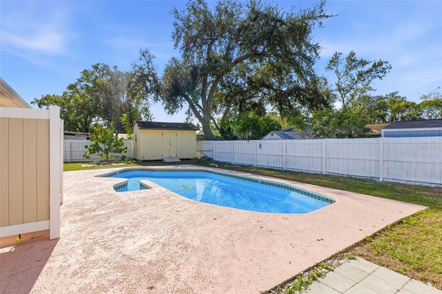 318 COUNTRY CLUB DRIVE, Oldsmar, FL 34677