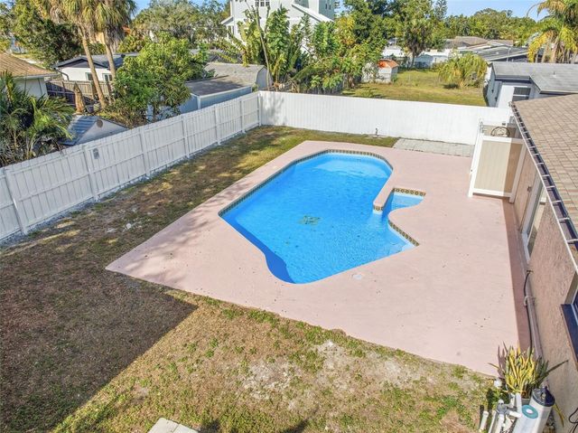 318 COUNTRY CLUB DRIVE, Oldsmar, FL 34677